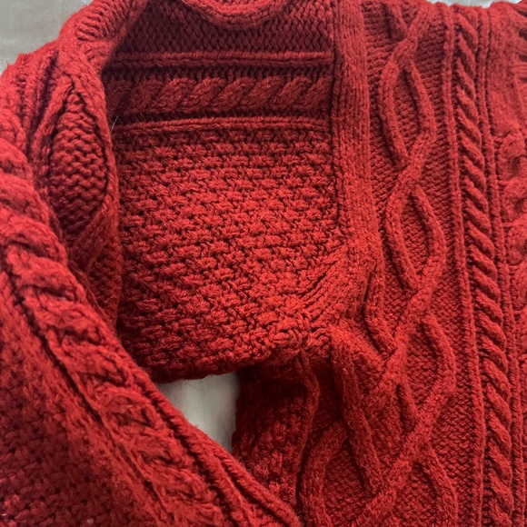 Uniqlo Red Cable Knit Sweater - Picture 3 of 8